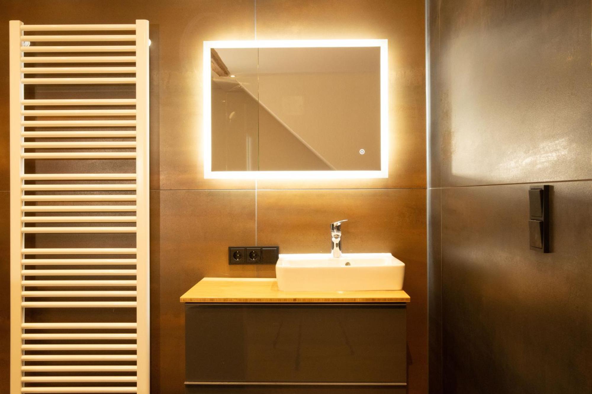 Loft Apartment Mit Grosser Badewanne A Mugeln ภายนอก รูปภาพ